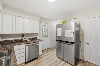 412 E Gray St, Des Moines, IA 50315 - photo 7