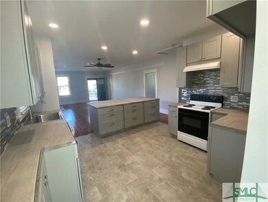 1235 E 49th St, Savannah, GA 31404 - photo 5