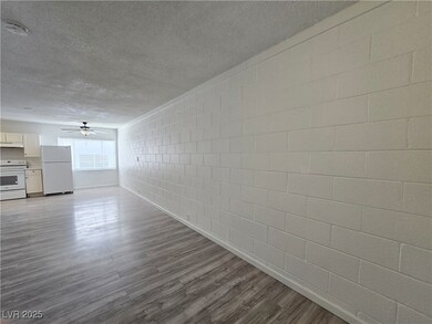 2913 Stewart Ave, Las Vegas, NV 89101 - photo 6