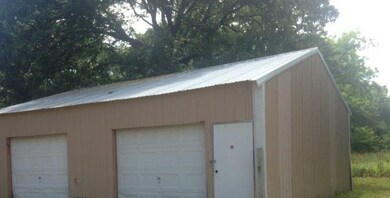 Parking Lot/Garage. Detached Garage