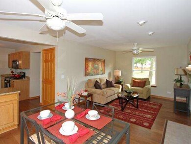 2015 Stanford Dr, Naperville, IL 60565 - photo 2