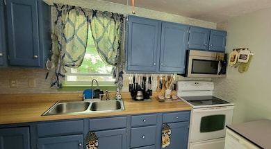 163 Battle St, Webster, NH 03303 - photo 6