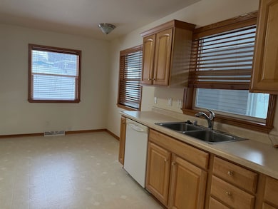 W9206 Ripley Rd, Cambridge, WI 53523 - photo 2