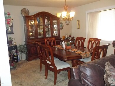 10-Dining Room