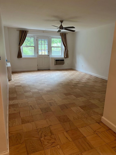 32 Pearsall Ave unit 1G, Glen Cove, NY 11542 - photo 5