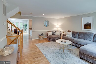 10613 Alison Dr, Burke, VA 22015 - photo 5