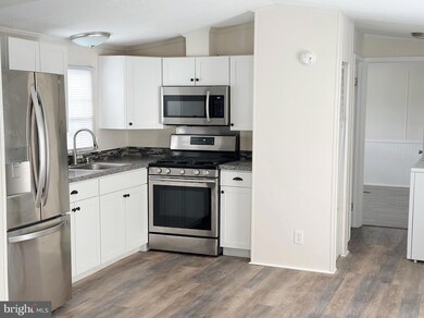 270 W Uwchlan Ave unit 68, Downingtown, PA 19335 - photo 2