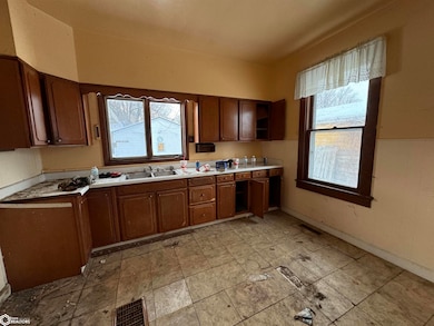 1605 Thul St, Burlington, IA 52601 - photo 3