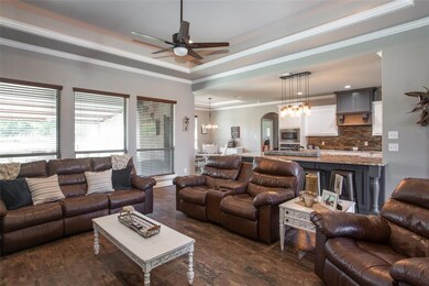 138 Oakwood Creek Ln, Weatherford, TX 76088 - photo 4