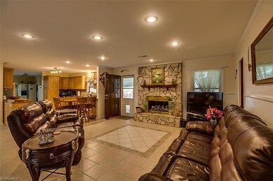 1069 Montley View Dr, Asheboro, NC 27205 - photo 5