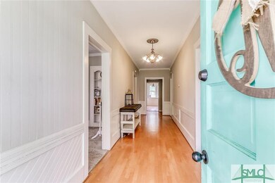 Walk into the spacious & bright entryway