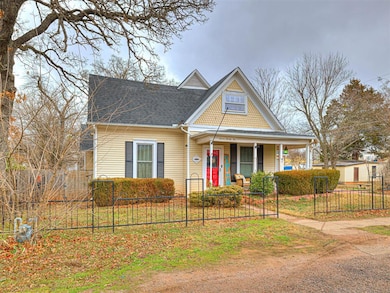 View of front of home featuring a porch