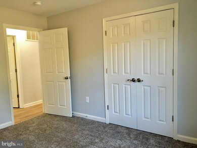 1079 N Timber Ridge Rd, Cross Junction, VA 22625 - photo 6