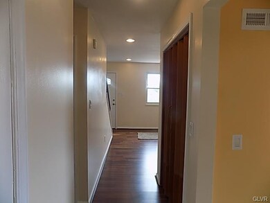 806 N 16th St, Allentown, PA 18102 - photo 6