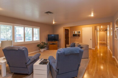 1801ShadyLane-MLS-18.jpg