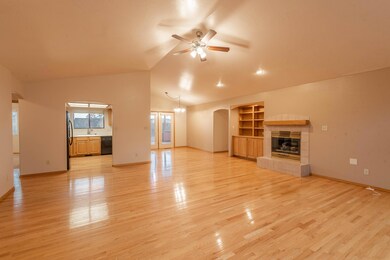210 N Trailwood-5
