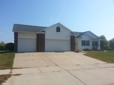803 S Cherry Ln, Holmen, WI 54636 - photo 2