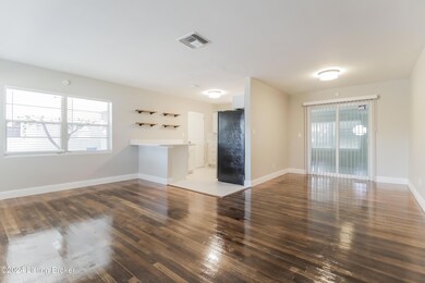 004-photo-dining-room-8970191