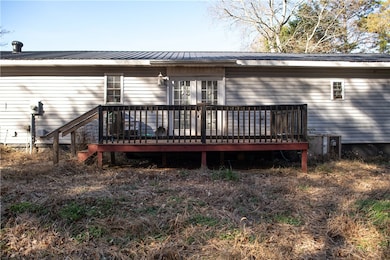 115 Mcnair Dr, Westminster, SC 29693 - photo 6