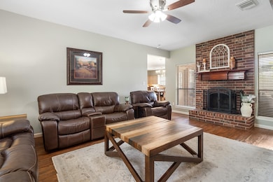 2609 Quail Run Dr, Alvin, TX 77511 - photo 4