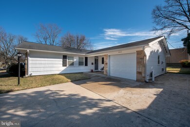 12517 Kemmerton Ln, Bowie, MD 20715 - photo 2