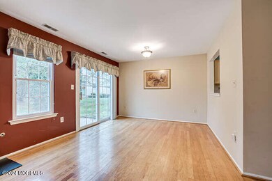 106 Aspen Ln Freehold NJ 07728-small-010