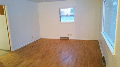 Living Room (2)