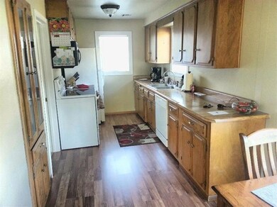 461 N 5th St, Central Point, OR 97502 - photo 7