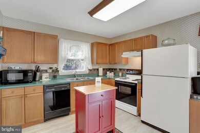 3507 Cemetery Cir, Knoxville, MD 21758 - photo 2