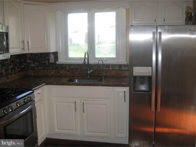 301 Lawrence Rd, Broomall, PA 19008 - photo 5