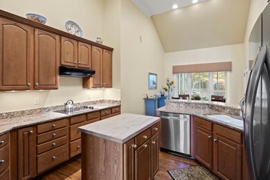 8 Calmar Ct, Greenville, SC 29617 - photo 4