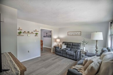 10 Woodburn Dr unit C, Litchfield, NH 03052 - photo 3