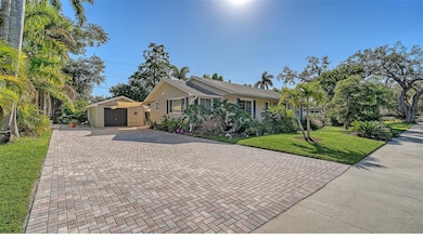 121 24th St W, Bradenton, FL 34205 - photo 4