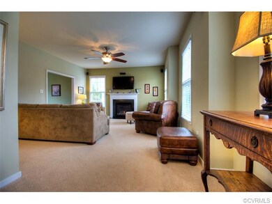 Spacious Entry to Living Room.