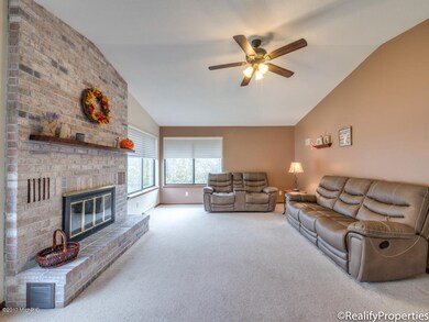 252 E Ash St, Cedar Springs, MI 49319 - photo 2