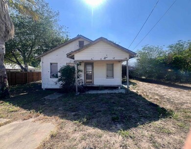 220 School St, Benavides, TX 78341 - photo 2