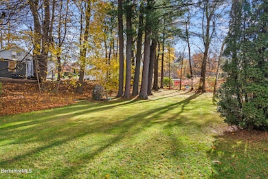 22 Auburn St, Pittsfield, MA 01201 - photo 5