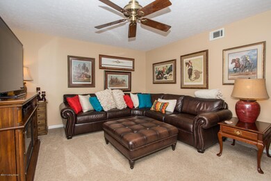 7008 Applegate Ln, Louisville, KY 40228 - photo 3