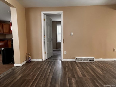 114 Dupont Ave, Newburgh, NY 12550 - photo 4