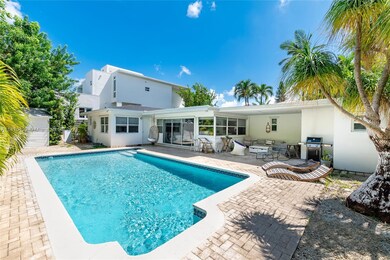654 Hampton Ln, Key Biscayne, FL 33149 - photo 2
