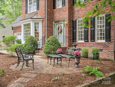 423 Shrewsbury Ln, Matthews, NC 28105 - photo 2