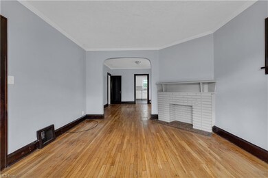 5246 Joseph St, Maple Heights, OH 44137 - photo 4