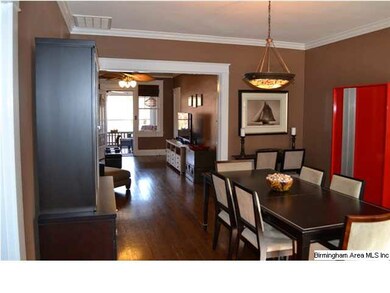 Decorator colors, crown molding, gorgeous hardwood
