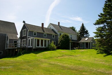 867 Camden Road, Warren