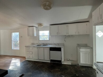 14142 Lorraine Rd unit 62, Biloxi, MS 39532 - photo 5