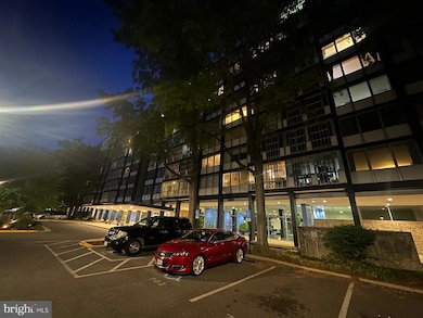 River Park unit N-602, Washington, DC 20024 - photo 2