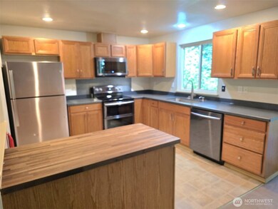 21724 E Terra Ln SE, Yelm, WA 98597 - photo 3