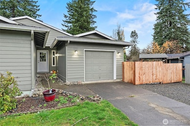 324 Cedar Ct, Winlock, WA 98596 - photo 4