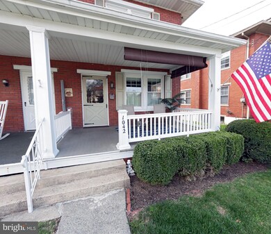 1042 Walnut St, Columbia, PA 17512 - photo 3
