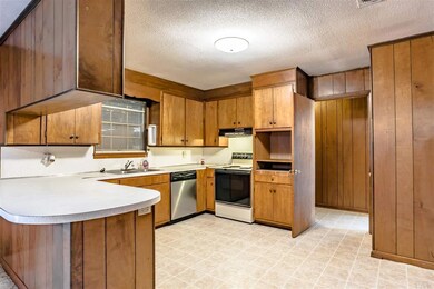 1560 W Detroit Blvd, Pensacola, FL 32534 - photo 6